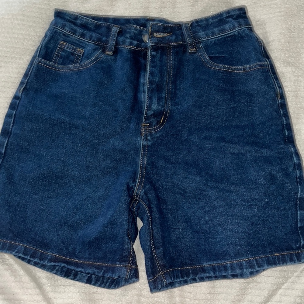 longer jean shorts (aka appropriate)
